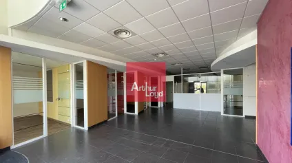 LOCAL COMMERCIAL - 219 M2 - ZONE COMMERCIALE - NIMES - Offre immobilière - Arthur Loyd