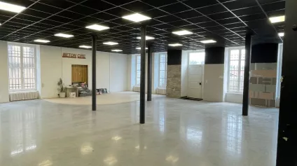 Local commercial Saint Junien 330 m² + parking et Terrasse - Offre immobilière - Arthur Loyd