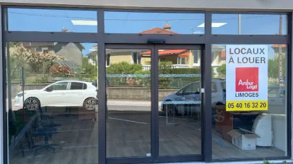 <br />A LOUER - LIMOGES Secteur OUEST - Local commercial refait à neuf 95 m²<br /> - Offre immobilière - Arthur Loyd