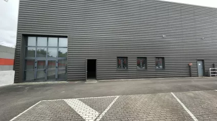 LOCAL D'ACTIVITE - ENTREPOT à LOUER de 400 m² - Offre immobilière - Arthur Loyd