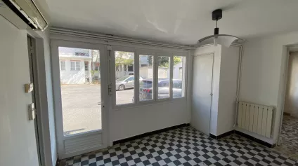 LOCATION DE BUREAUX A RENOVER PROCHE GARE SALON DE PROVENCE - Offre immobilière - Arthur Loyd