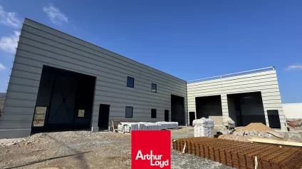 Votre local d'activité à vendre à SAINT-ETIENNE-LA-VARENNE - Offre immobilière - Arthur Loyd