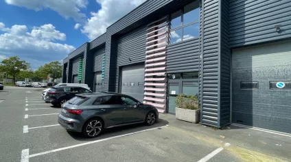 Locaux d'activité à louer à VAL DE REUIL 27100 - Offre immobilière - Arthur Loyd