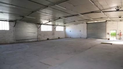 A LOUER - LOCAUX D'ACTIVITÉ - 650 M2- SAINT-QUENTIN - Offre immobilière - Arthur Loyd