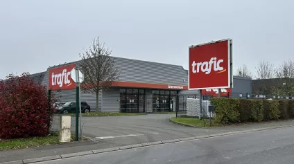 Grand local commercial de 1 500m2 à louer sur le secteur du CARREFOUR MARKET D' Annoeullin, à visiter ! - Offre immobilière - Arthur Loyd