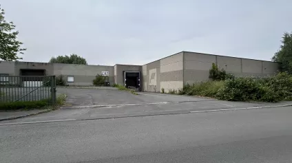 À LOUER - Local d'activité 2 000 m² avec quai et accès plain-pied - Axe stratégique métropole lilloise / Belgique - Offre immobilière - Arthur Loyd