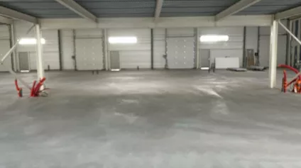 LOCAL D'ACTIVITE - ENTREPOT à LOUER de 258 m² - Offre immobilière - Arthur Loyd
