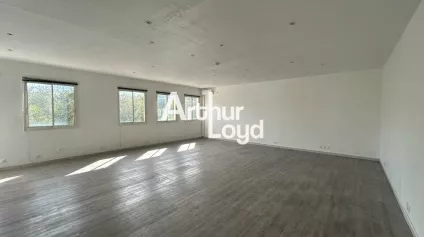 Bureaux à louer en open space - Draguignan - Offre immobilière - Arthur Loyd