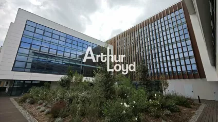 A LOUER SURFACE DE BUREAUX NEUFS AMENAGES DANS IMMEUBLE DERNIERE GENERATION - Offre immobilière - Arthur Loyd