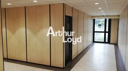 Bureaux 35 m² à louer avec accès rapide autoroute. TOP emplacement Villeneuve Loubet - Offre immobilière - Arthur Loyd