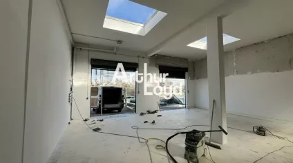 Local d'activité de 150m² à vendre - Fréjus - Offre immobilière - Arthur Loyd