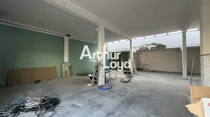 Local d'activité de 195m² à louer- Fréjus - Offre immobilière - Arthur Loyd