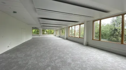 BUREAUX A LOUER MEYLAN ICONE 7386M² DIVISIBLE REFAITS A NEUF - Offre immobilière - Arthur Loyd