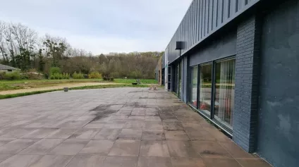 A LOUER LOCAL D'ACTIVITE ET BUREAUX IDEAL E-COMMERCE 542 M² - Offre immobilière - Arthur Loyd