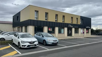 A VENDRE - LOCAL COMMERCIAL AU SEIN D'UNE ZONE COMMERCIALE DYNAMIQUE - 115m² - Offre immobilière - Arthur Loyd