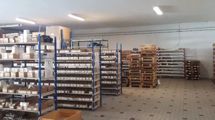 A LOUER - LOCAL D'ACTIVITÉ / ENTREPÔT D'UNE SURFACE DE 832m² AU SEIN DE LA ZONE DE LA RÉPUBLIQUE - Offre immobilière - Arthur Loyd