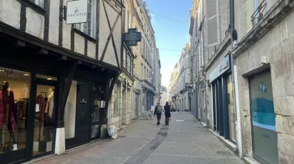 A VENDRE ENSEMBLE IMMOBILIER COMMERCIAL POUR INVESTISSEUR - Offre immobilière - Arthur Loyd