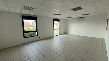 POITIERS EST - AV KENNEDY -PLATEAU DE BUREAUX A VENDRE DE 139M² - Offre immobilière - Arthur Loyd