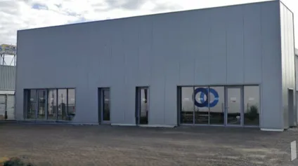 LOCAL COMMERCIAL A LOUER 370 m²  LES SABLES D'OLONNE - Offre immobilière - Arthur Loyd