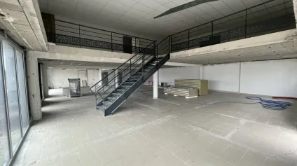 LOCAL COMMERCIAL A LOUER 370 m²  LES SABLES D'OLONNE - Offre immobilière - Arthur Loyd