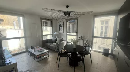 A VENDRE BUREAUX POITIERS PLACE DE L'HOTEL DE VILLE - Offre immobilière - Arthur Loyd