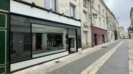 LOCAL A LOUER CENTRE VILLE AVEC LOGEMENT - Offre immobilière - Arthur Loyd