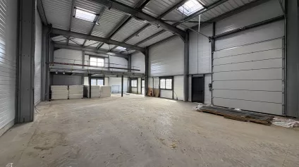 A LOUER LOCAL D'ACTIVITÉ 227 M2 SECTEUR COMPIÈGNE - Offre immobilière - Arthur Loyd