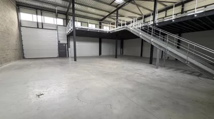 A LOUER LOCAL D'ACTIVITÉ 439 M2 SACY LE GRAND - Offre immobilière - Arthur Loyd