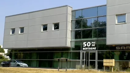 Bureaux à louer avec très belle visibilité - ZA Gémenos - Offre immobilière - Arthur Loyd