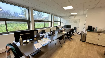 PETITES SURFACES DE BUREAUX À LOUER AIX LA DURANNE - Offre immobilière - Arthur Loyd