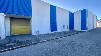 Locaux d'activités à louer sur la ZI DES ESTROUBLANS à VITROLLES - Offre immobilière - Arthur Loyd
