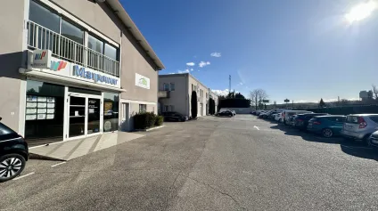 BUREAUX À LOUER À MEYREUIL EN BORDURE DE D6 - Offre immobilière - Arthur Loyd