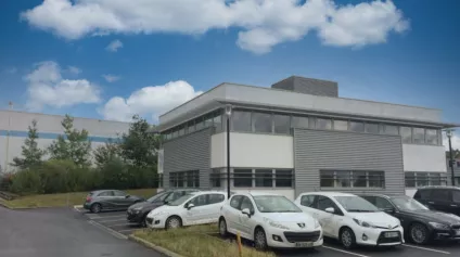 À louer - Bureaux lumineux de 105 m² à Boves, proche ZAC Jules Verne et accès direct Amiens - Offre immobilière - Arthur Loyd