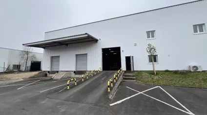 Local d'activité à louer St Ay 1240 m2 - Offre immobilière - Arthur Loyd