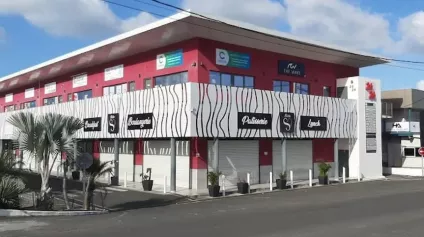 Local commercial JARRY 323 m2 - Offre immobilière - Arthur Loyd