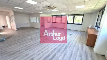 CLERMONT-FERRAND LA PARDIEU BUREAUX A LOUER 160M² - Offre immobilière - Arthur Loyd