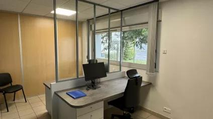 METROPOLE NORD BUREAUX A LOUER 150 M² PARKINGS PMR - Offre immobilière - Arthur Loyd