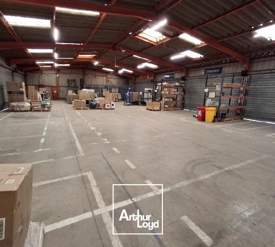 Messagerie de 1668 m² à vendre au sud de Bourg en Bresse