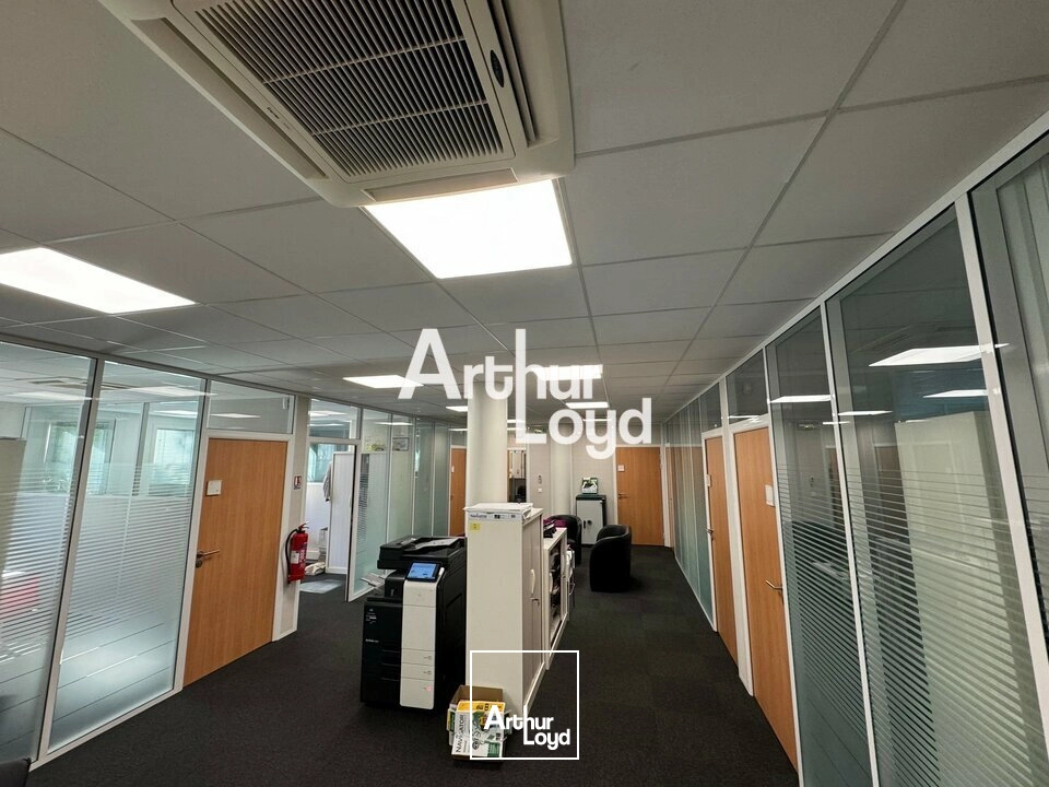 Bureaux cloisonnés et climatisés à louer 284 m² - Sophia Antipolis 