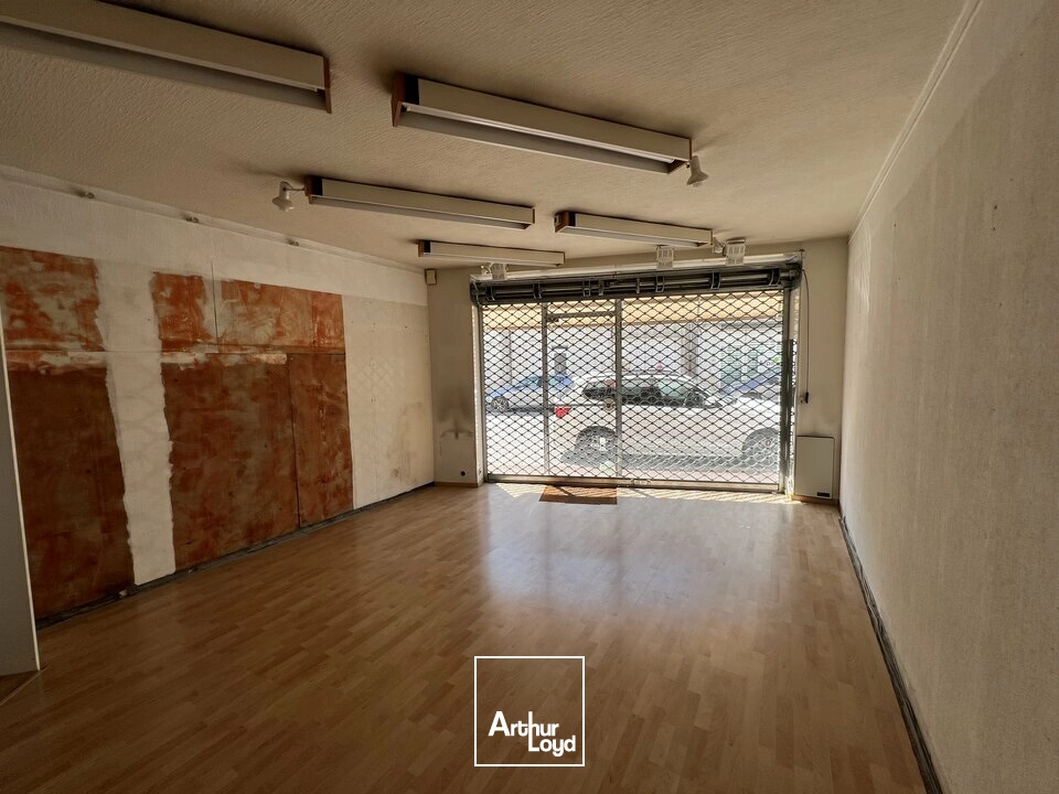 Local commercial disponible au centre-ville de RUELLE-SUR-TOUVRE