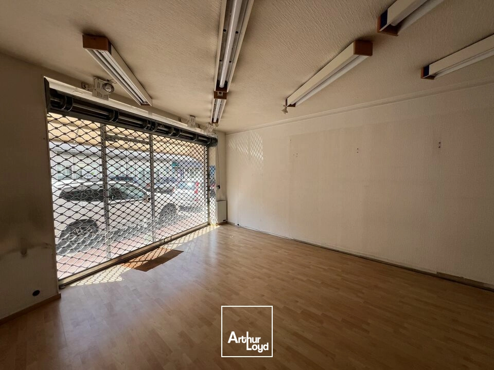 Local commercial disponible au centre-ville de RUELLE-SUR-TOUVRE