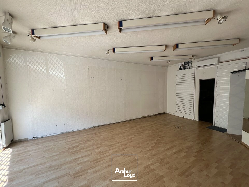 Local commercial disponible au centre-ville de RUELLE-SUR-TOUVRE