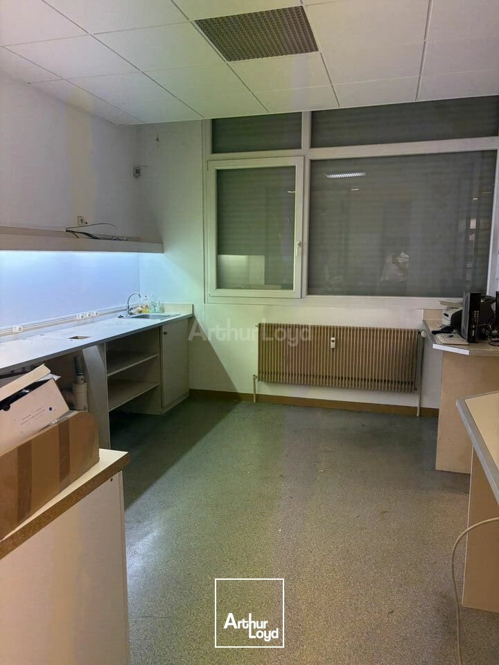 LOCAL COMMERCIAL à LOUER de 173 m²