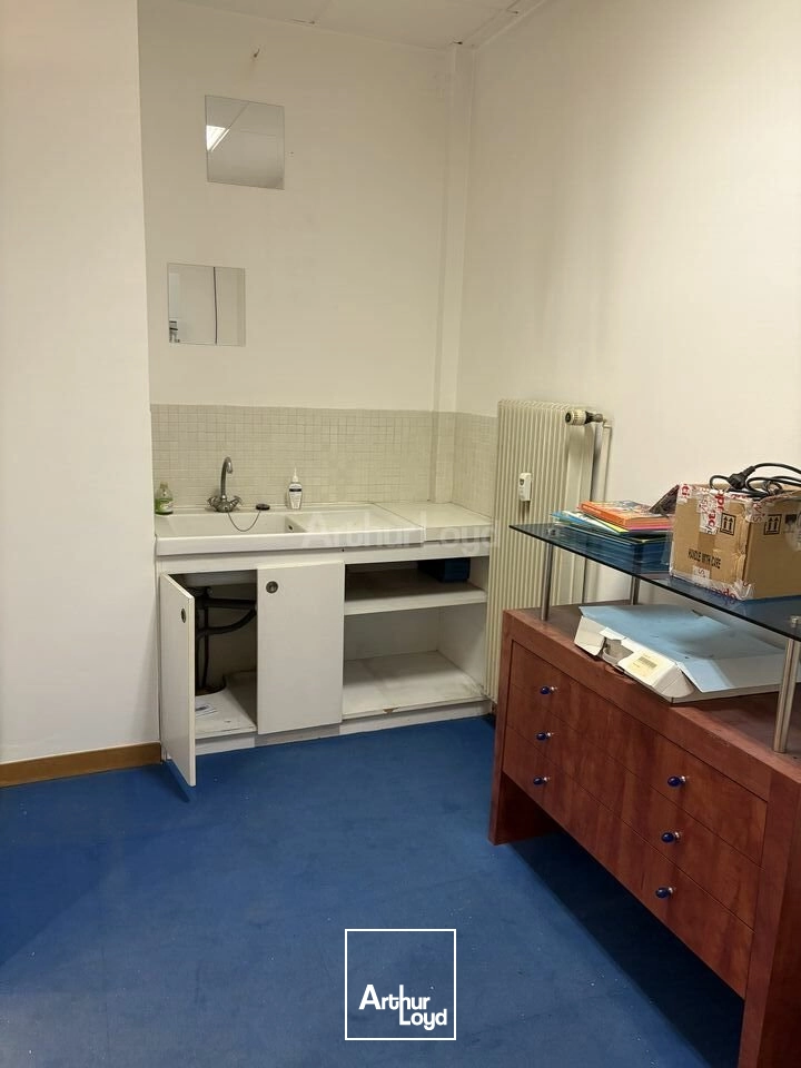 LOCAL COMMERCIAL à LOUER de 173 m²