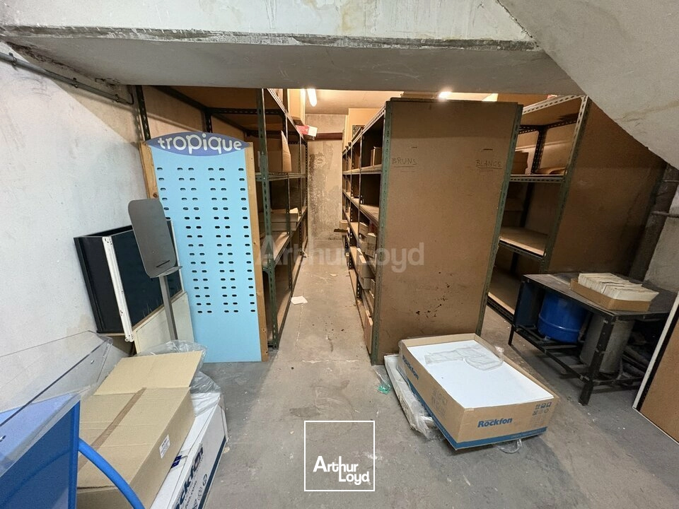 LOCAL COMMERCIAL à LOUER de 173 m²