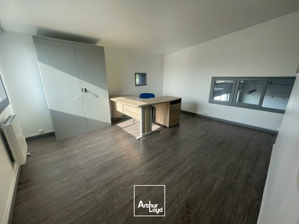 LOCATION  LOCAL COMMERCIAL DE 360 M²  JARD-SUR-MER 