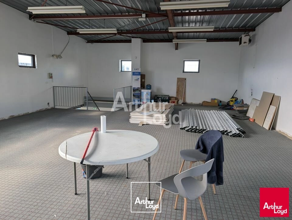 MELESSE - LOCAL COMMERCIAL A LOUER - 535 M²