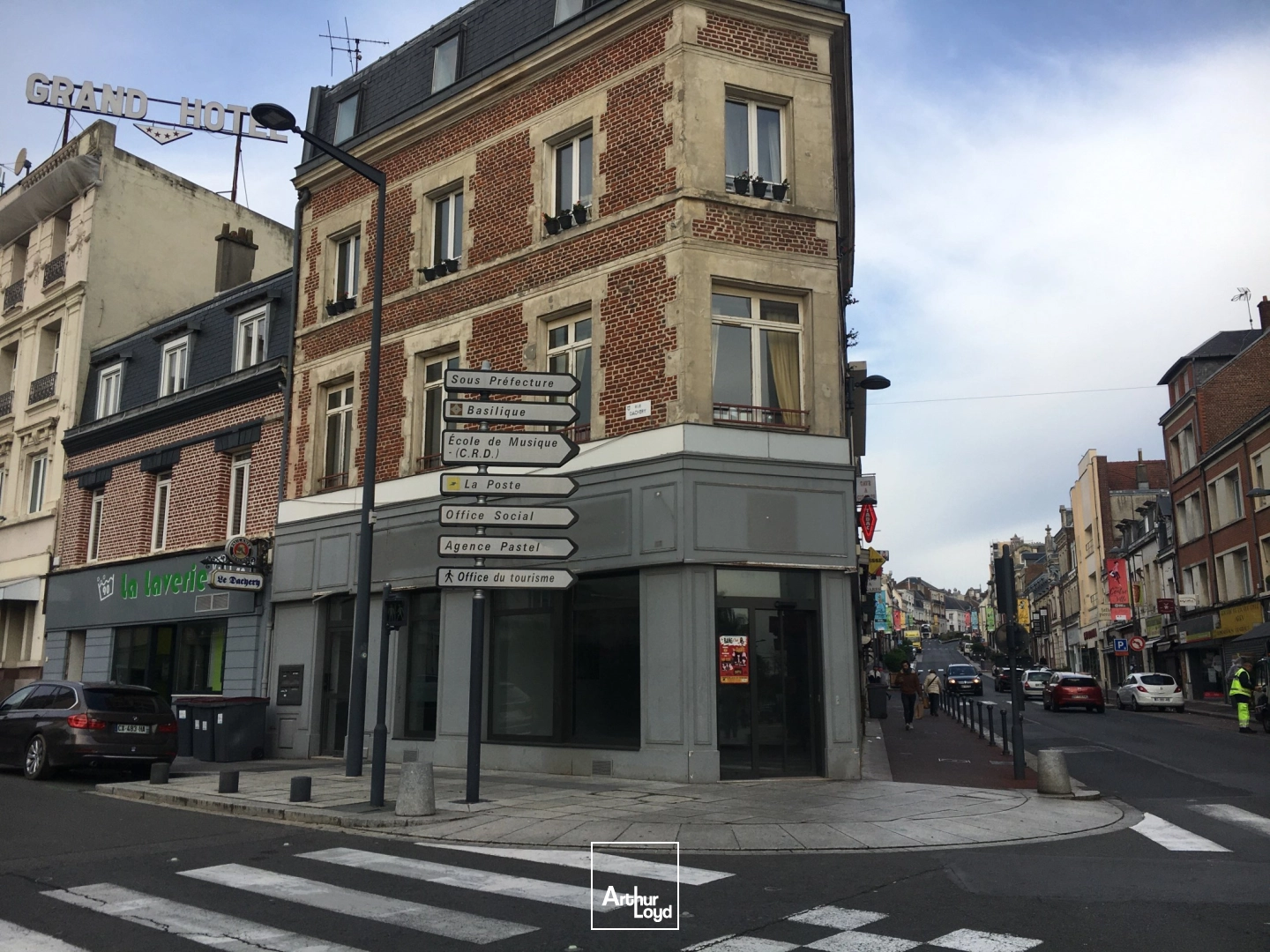 LOCAUX COMMERCIAUX DE 70M2 - A LOUER 