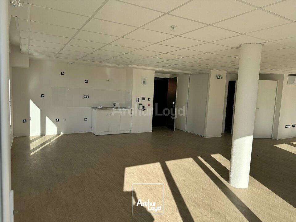 BUREAUX à LOUER de 64.1 m²