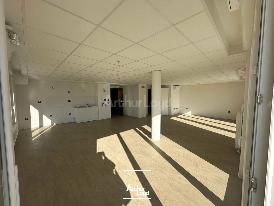 BUREAUX à LOUER de 64.1 m²